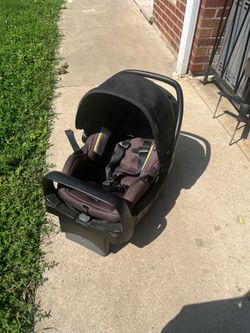 Evenflo LiteMax Safemax car seat & Base