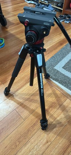 Manfrotto 055 tripod and MVH502AH head. With brackets.