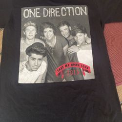 2013 ONE DIRECTION CONCERT T SHIRT SMALL UNISEX  SHORT SLEEVES NEW 
