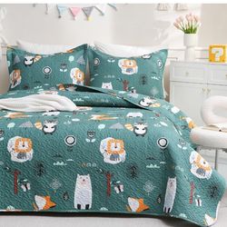 JSD Green Forest Animal Kids Quilt Set Twin Size, 2 Piece Printed Bedspread Coverlet with Pillow Sham, Lightweight Winter Quilted Blanket