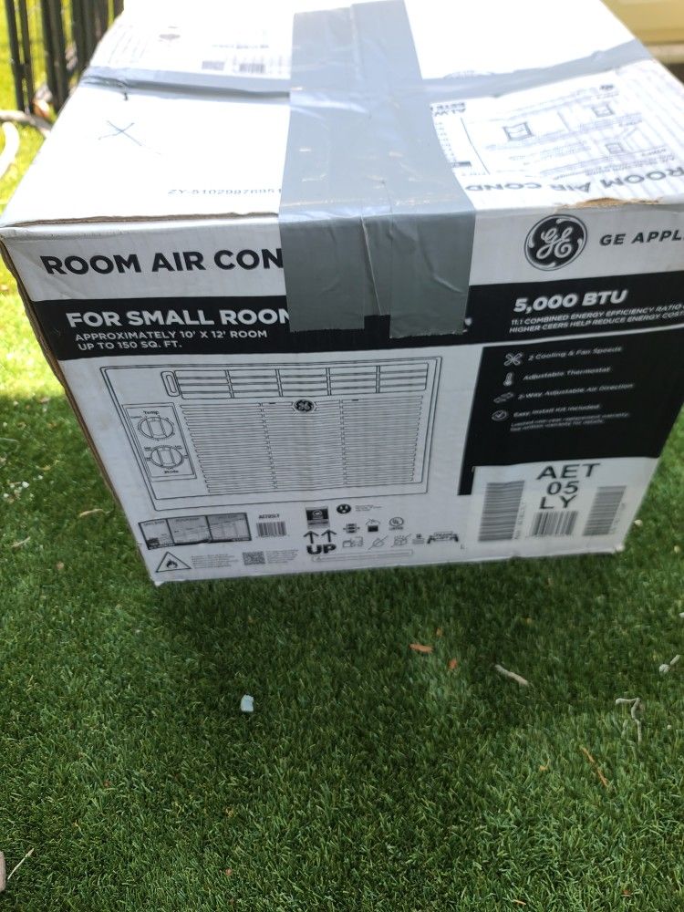Window AC.  Very Lightly Used Over A Few Months
