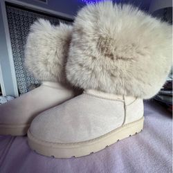 Faux Fur Women’s Boots Size 9 