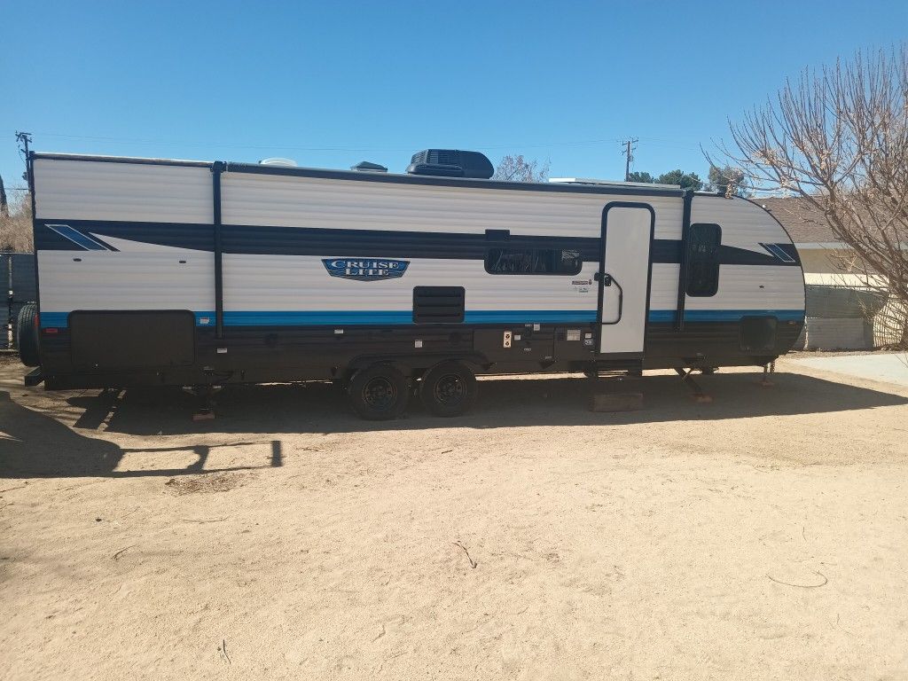 2023 33ft Travel Trailer Forest River Cruise Lite