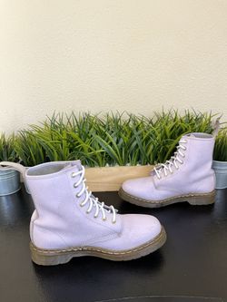 Dr. Martens 11821 Lavender Purple Boot 8 Eyelet Women’s Size 11 Rare Comfort