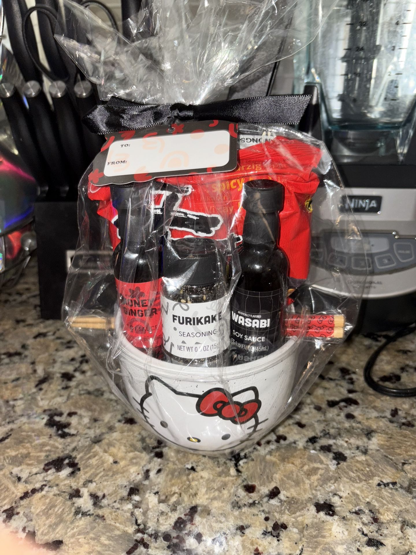 Hello Kitty Ramen Set With Extras-NEW