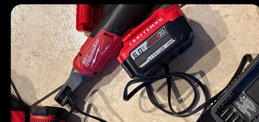 Milwaukee ratchet with batteries and charger
