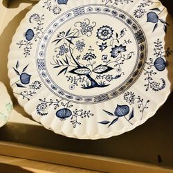 Vintage Antique Plates Crystals  Vintage Toys. Let Me Know What Are You Guys Lookin For I Have More Beautiful And Vintage Products Jewelry  Beanie Bab