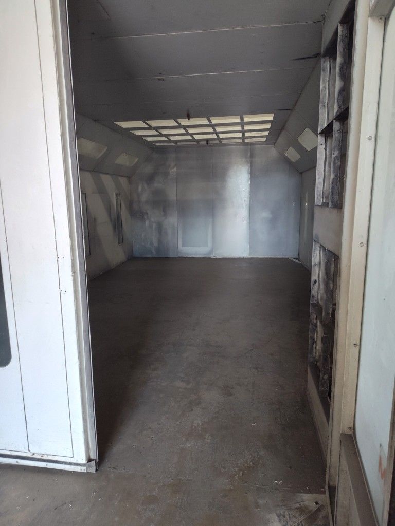 Spray Paint Booth