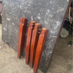 Mesa De Comedor Ojo No Tiene Sillas
