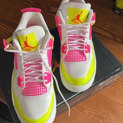 Air Jordan 4 Retro Size 8 Women
