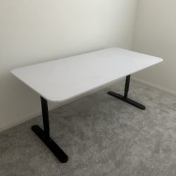 Gaming desk