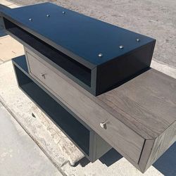 Tv Stand / Accent Shelf / Entryway Table!