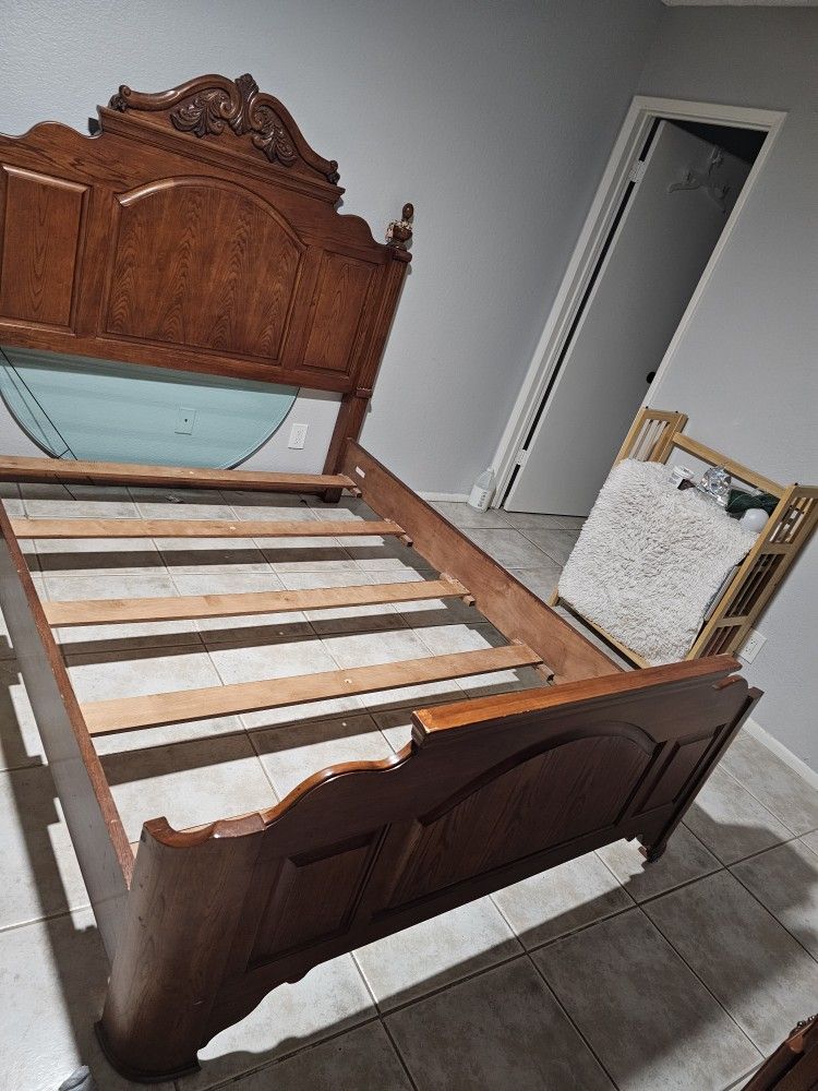 Queen Size Bedroom Set
