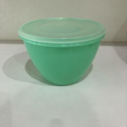 Vintage Tupperware Crisp It Lettuce Keeper