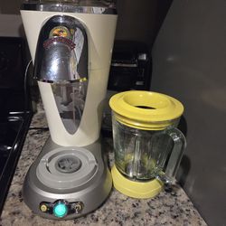 Margaritaville DM0500 Bahamas 36-Ounce Frozen-Concoction Maker