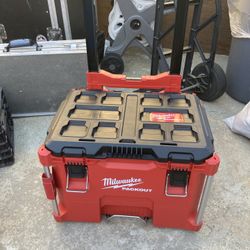 Milwaukee Packout 22 New Firm On Price 