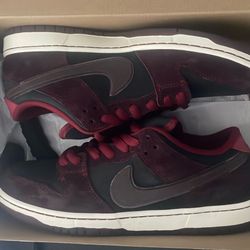 Nike SB Dunk Low Riot Skateshop Size 10.5