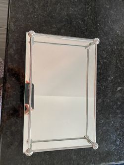 Mirrored tray