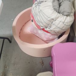 ball pit with balls 