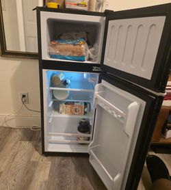 Mini Fridge- Tall 3.8cu Ft
