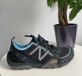Women Size 8 New Balance Minimus 10v1 Black Blue Barefoot Trail Running Low Top Shoes