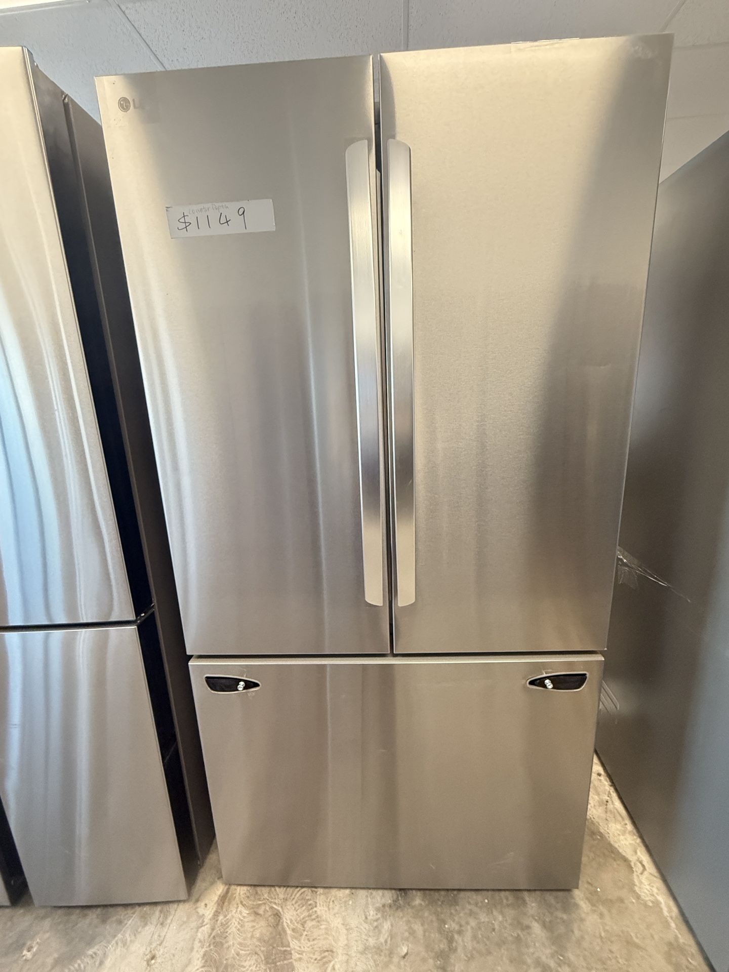 Unused LG Counter Depth Max Refrige with Internal Water And Ice Maker