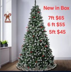 Brand New In Box! 5 Ft , 6ft & 7ft Flocked Christmas Tree With Berries & Pines Arbol De Navidad Indoor Outdoor Holiday Decor