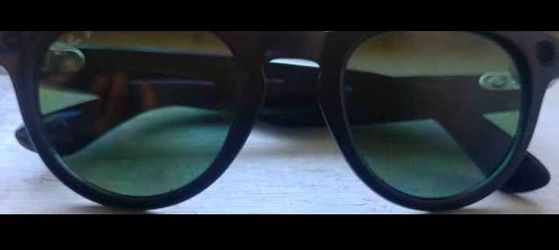 BROKEN RAY-BAN META FACEBOOK SUNGLASSES WITH CHARGING CASE