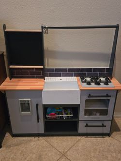 Kids play kitchen