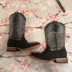 Stingray Boots Size 25MX