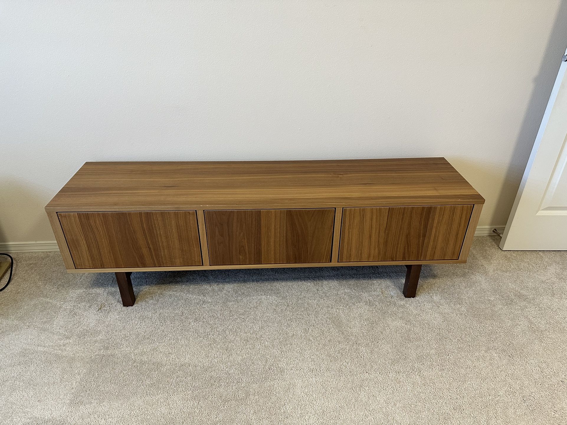 $20- TV Stand 