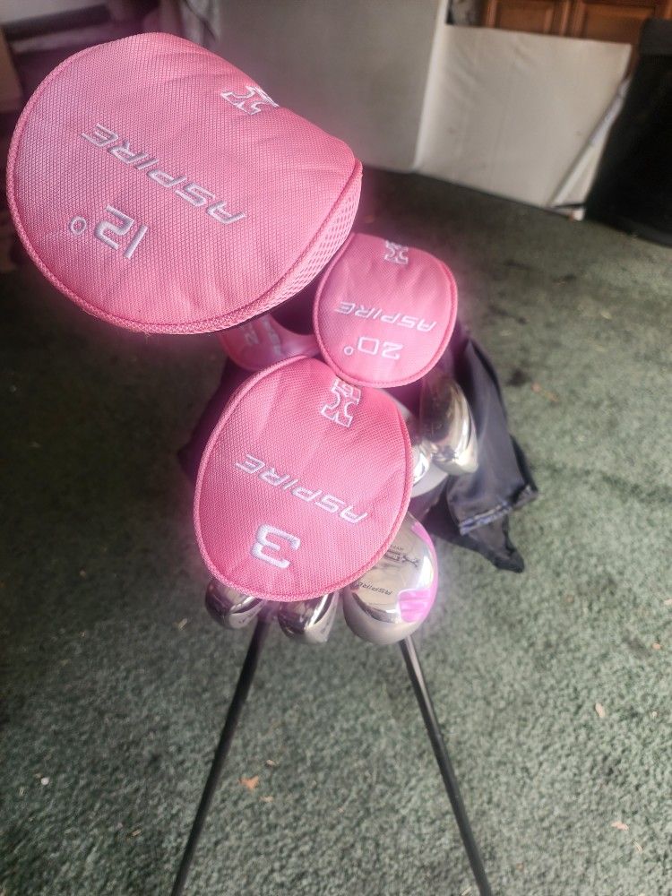 Aspire XD 2 Ladies Golf Set