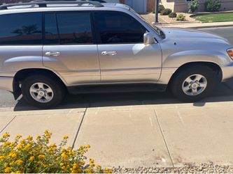 Toyota Land Cruiser 100 Series  5 OEM Wheels & Tires