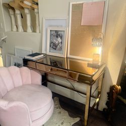 Gold Mirrored Desk / Vanity – Elegant Modern Design