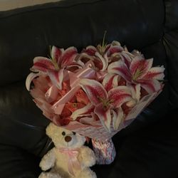 Pink 50ct  Bouquet With Lilys  Arrangement 