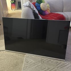 LG Smart TV (Broken Screen) – Parts Only • living room, bedroom, home essentials, Best Buy, target, Costco, Amazon, micro center, Walmart, Xbox