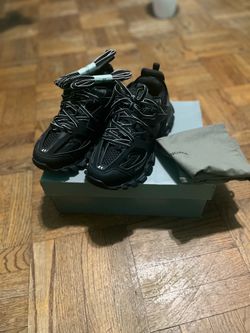 •	Balenciaga Track Black New With Box
