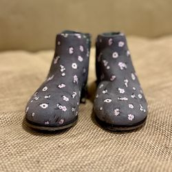 Cat & Jack Grey Floral Boots