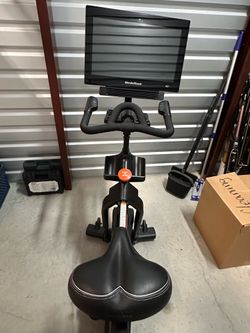 NordicTrack Commercial S22i Studio Cycle