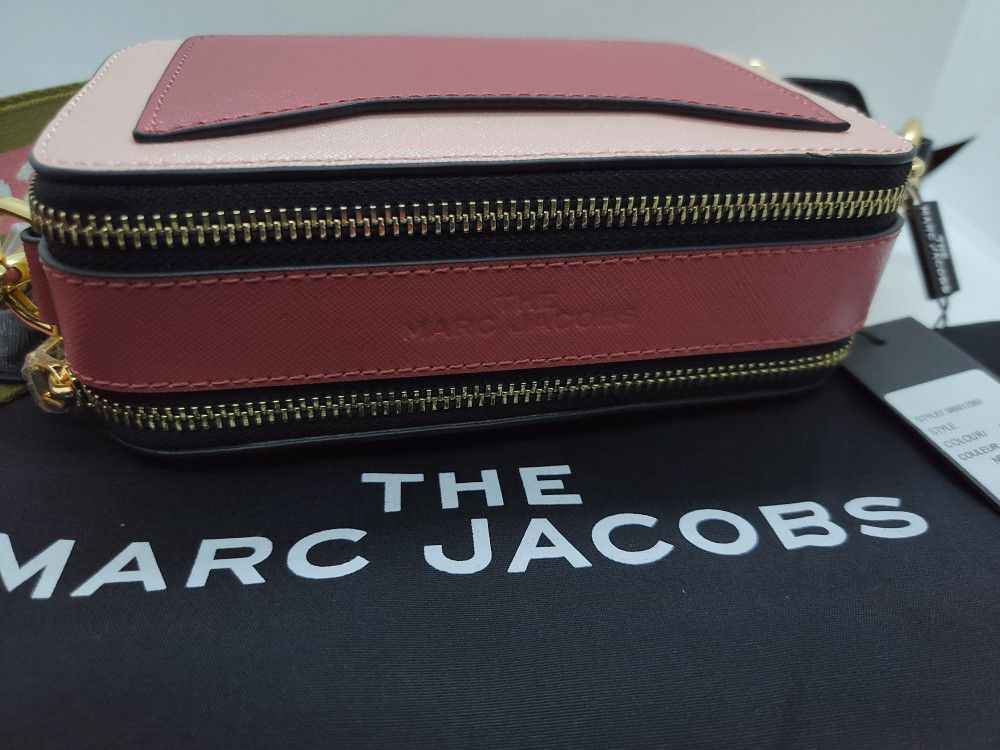 Pink Marc Jacobs Snapshot Bag for Sale in Overland Park, KS - OfferUp
