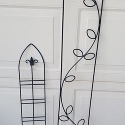 2 garden trellises
