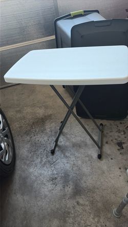 Portable table/Desk