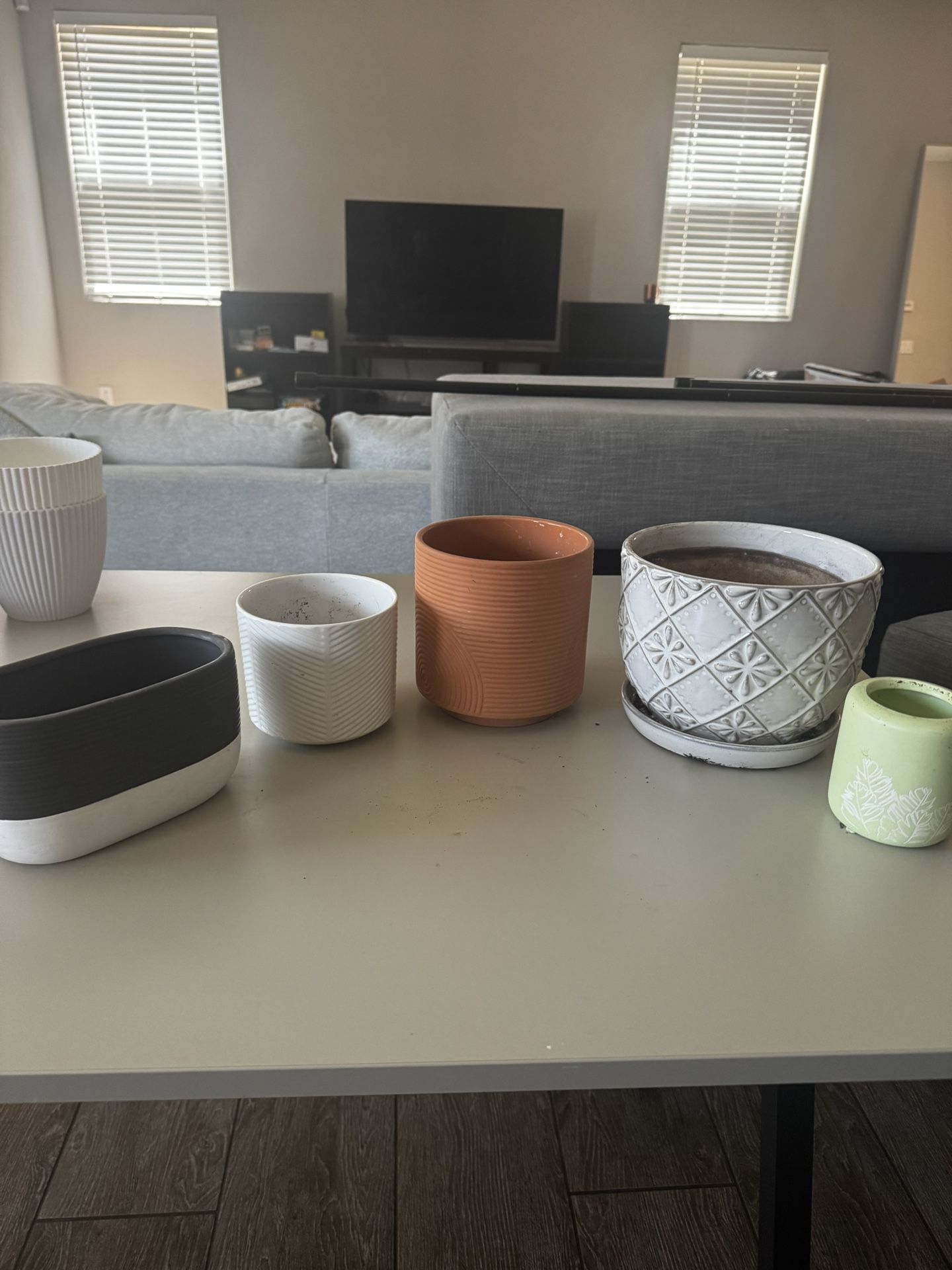 Set of 5 Assorted Decorative Flower Pots – Various Sizes & Styles