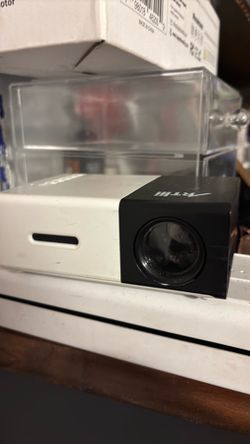 Artlii Mini Portable Projector