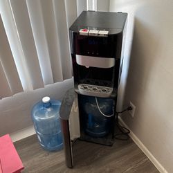 Water Dispenser And Jugs 
