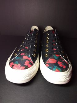 Converse Size 7