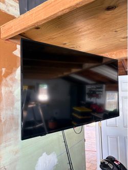 55" Insignia 4K Smart TV with Adjustable Wall Mount