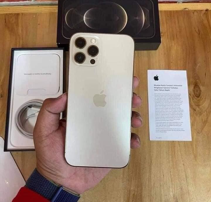 Apple IPhone 13 128gb Unlocked. Pay 25 Today, Rest Later In PAYMENTS