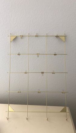 Gold picture and jewelry organizer