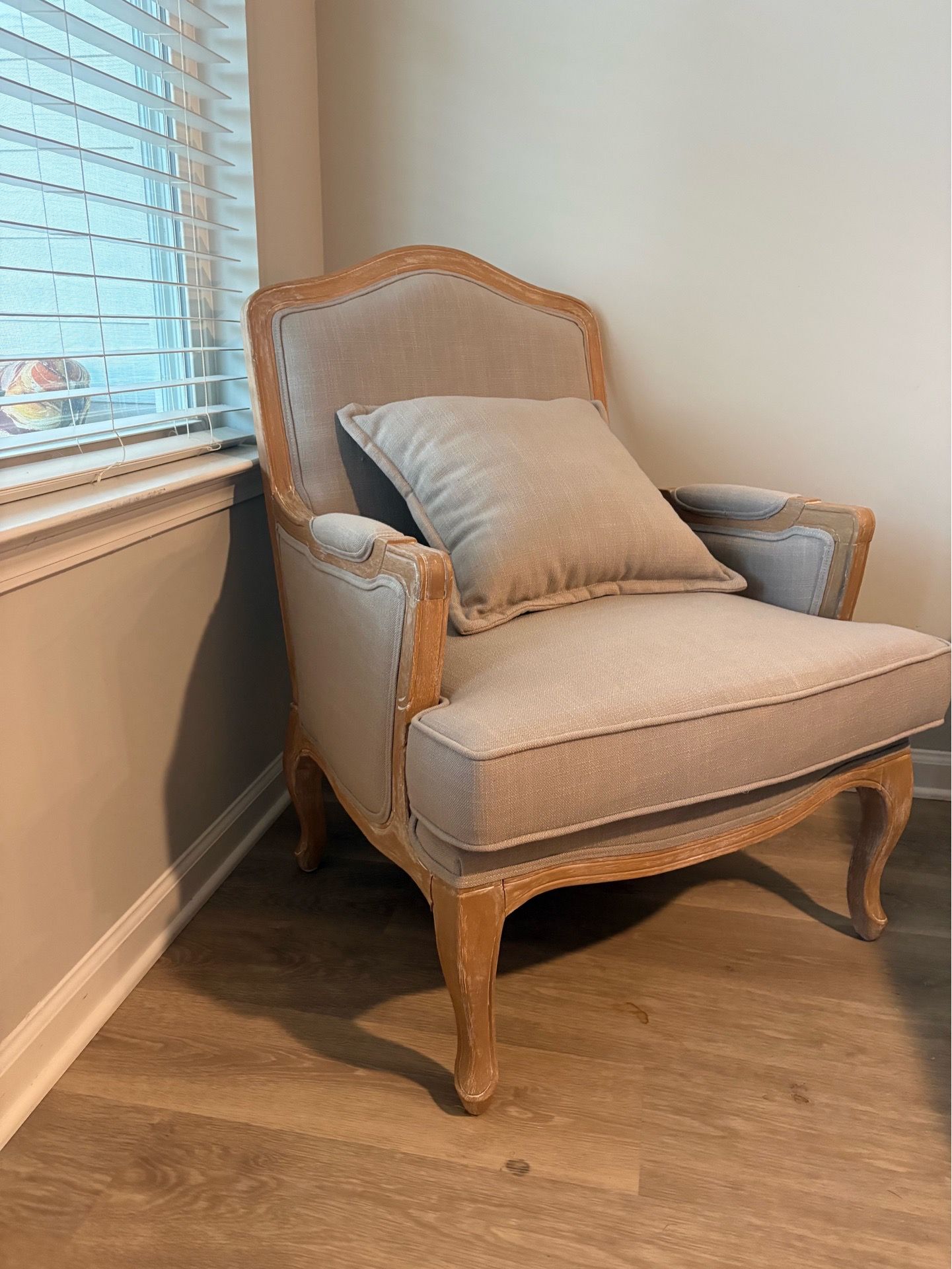Accent chair